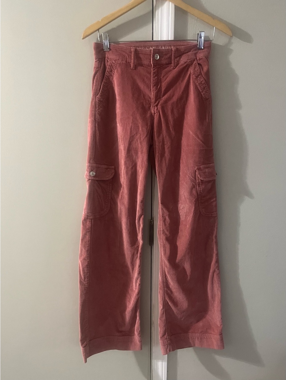 American Eagle Womens Pink Corduroy Cargo Pants Super High Rise Wide Leg Sz Zero